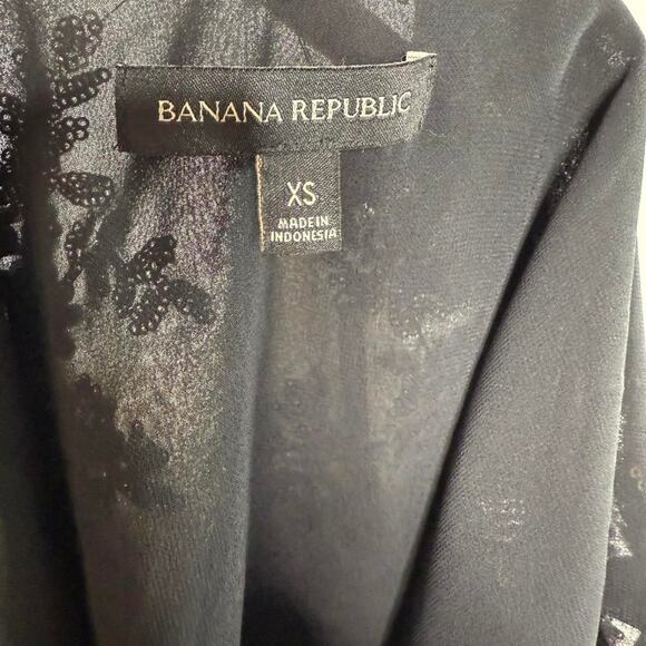 Banana‎ Republic black sequin floral cami top - Size XS - fairycore whimsygoth - Picture 6 of 8